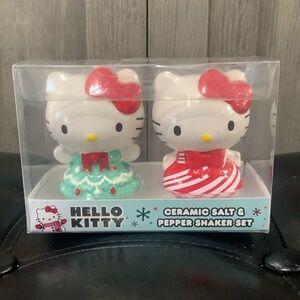 Holiday Hello Kitty Christmas Salt & Pepper Shaker Gift Set New In Box
